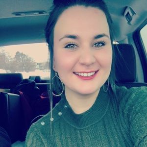 Meet your Posher, Kelly